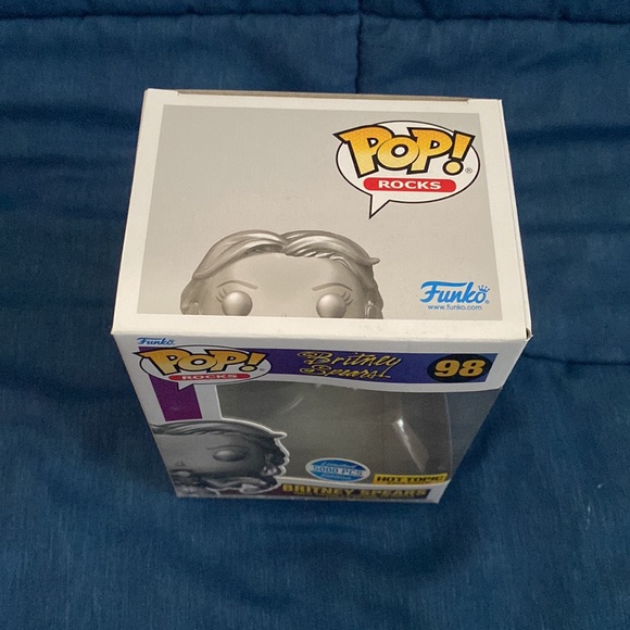 Britney Spears Metallic Limited Edition 5,000 Pieces Funko Pop - Picture 5 of 10